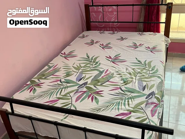 سرير مع دوشج