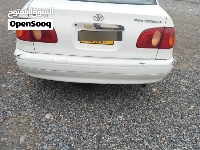تويوتا كورولا 2000 خليجية لون أبيض موديل XLI
