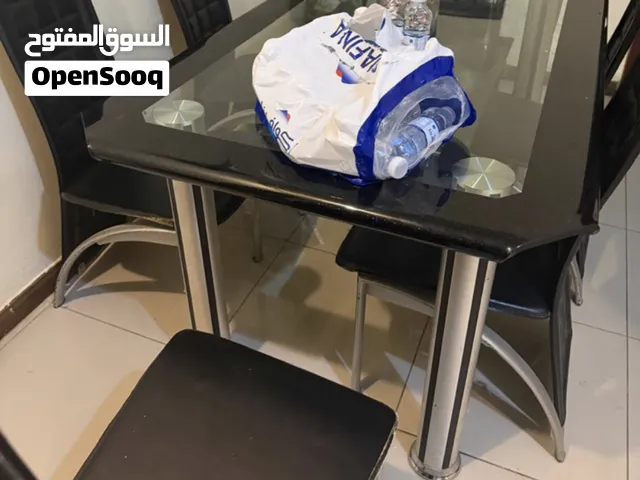 طاوله طعام