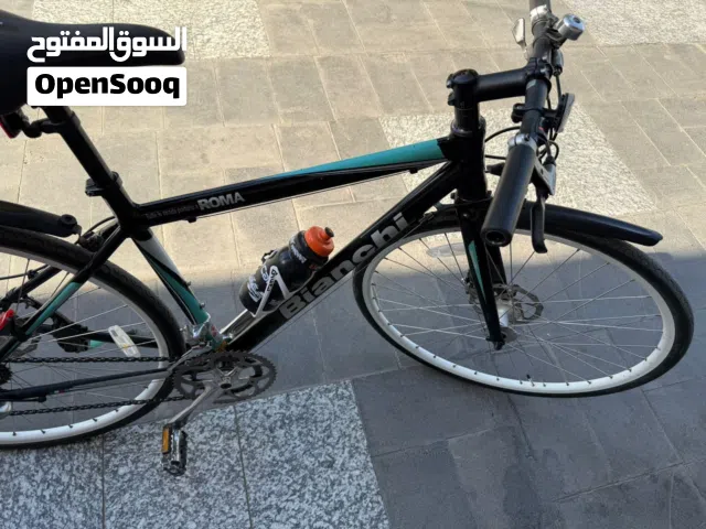 دراجة هوائية من ماركة Bianchi الايطالية حجم 28 المنيوم موديل هجين c700