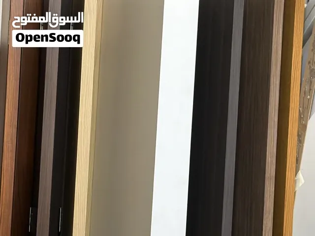 أبواب خشبية