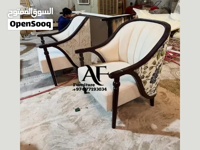 هذا الصالون هو المكان الأمثل لمن يبحث عن ديكور مغربي عصري يجمع بين الأصالة والمعاصرة. يتميز هذا النو