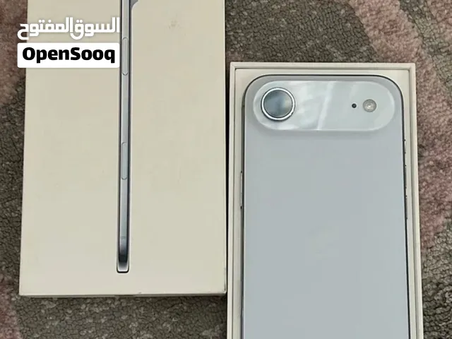 تلفون حاله وكاله وفيه ضمان مع كارتونه