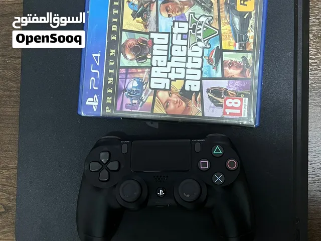 سوني 4 سليم  للبيع المساحه 800 معاه قير اصلي مستخدم شهرين فقط  و معاه شريط قراند 5  قابل للتفاوض جدا