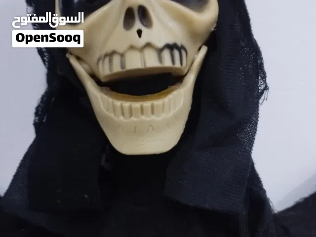 لعبة بيت الرعب الاصليه مصنوعه من العاج متحركه وتصدر اصوات وانوار من العين لانها مزود بحساس لل الحركة