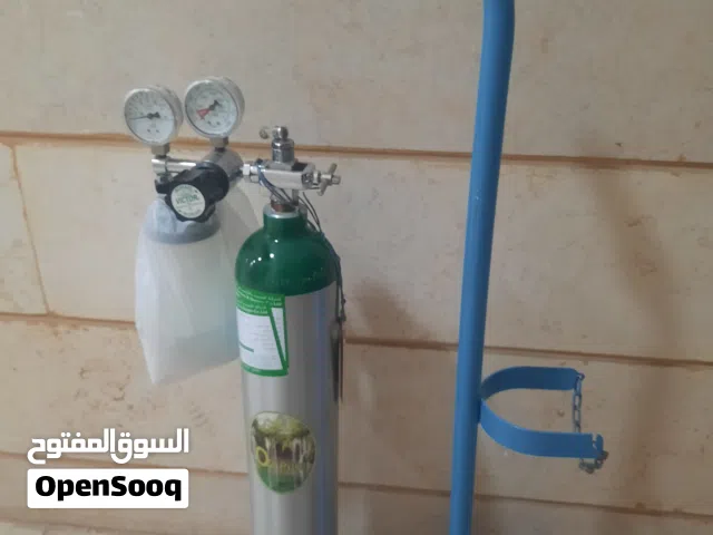 أسطوانة أكسجين بكامل اغراضها  معبأة بلغاز