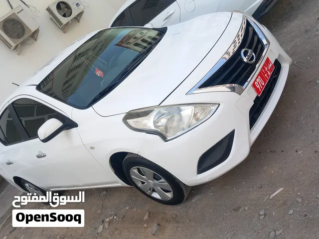 سيارة نيسان صني 2019 موديل SL أوتوماتيك للايجار اليومي باللون الأبيض