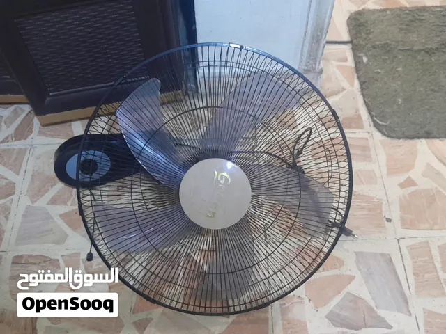 مراوح جانبية وستاند وارضيه بحالة جيده جدا وتعمل بشكل ممتاز الأسعار تبدأ من ثمانيه دنانير