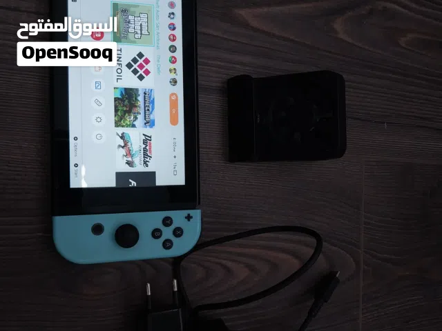 ننتندو سوتش نضيف مهكر مع القاعده الي في الصوره و شاحن اصلي السعر 240دولار قابل للتفاوض