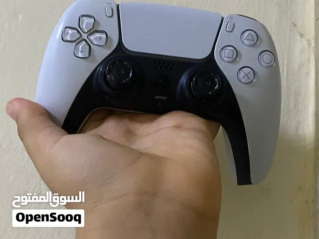 سلام عليكم اخواني اليد للبيع الي له خاطر يشتري او يبدله بسوني فور يتواصل وياي واتساب اليد اصليه شبه
