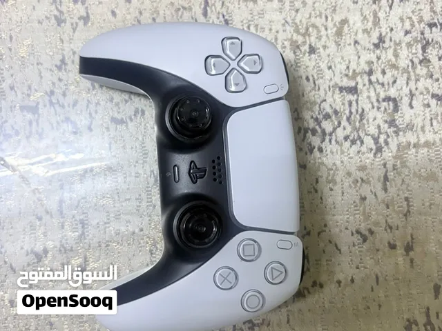 للبيع قير بلايستيشن 5 مع شاحن حق يدتين ، for sale ps5 controller with charger for 2 controller