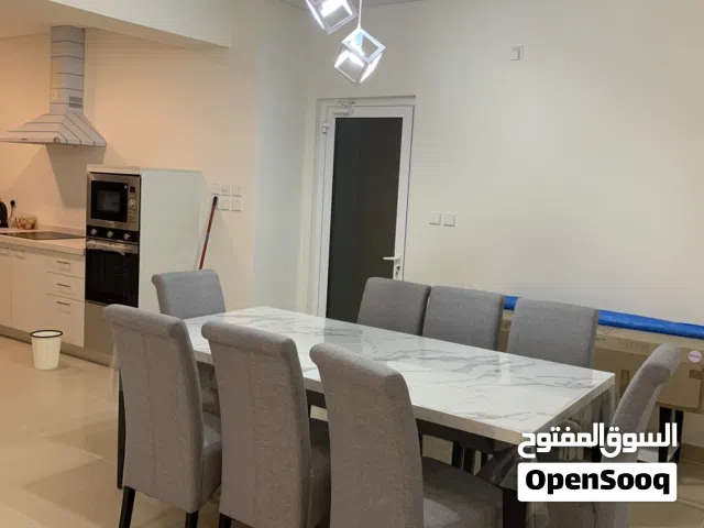 للإيجار فيلا جديدة في ديار المحرق نصف مفروشة