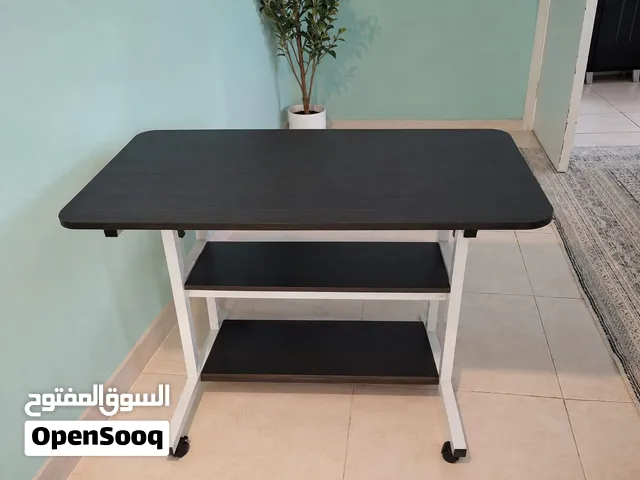 2 rolling desks