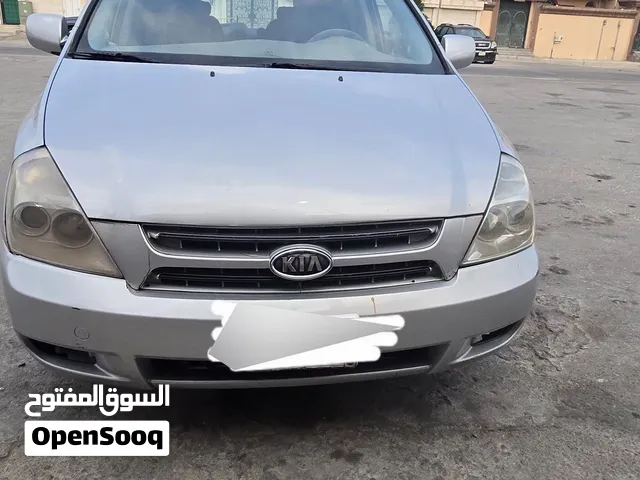 كيا كرنفال مستعمل  بحاله جيده