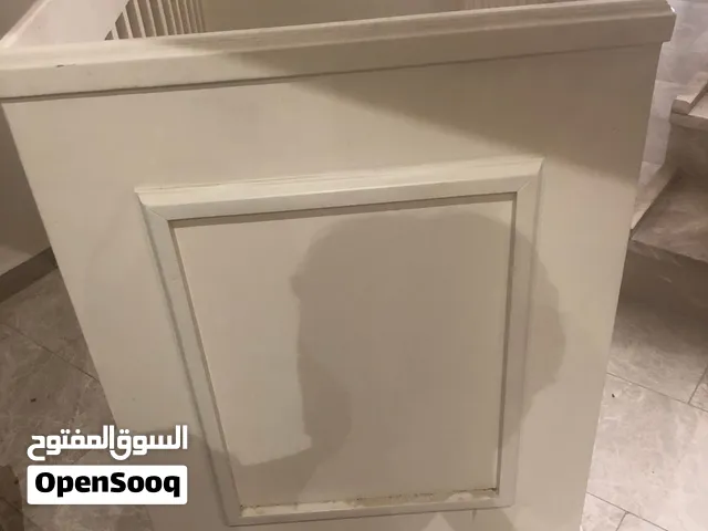 تخت بيبي ابيض