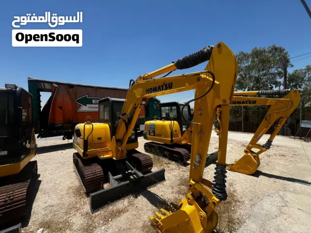 للبيع ثلاث حفارات كوماتسو pc 58 موديل 2022 موجودة في المنطقة الحرة