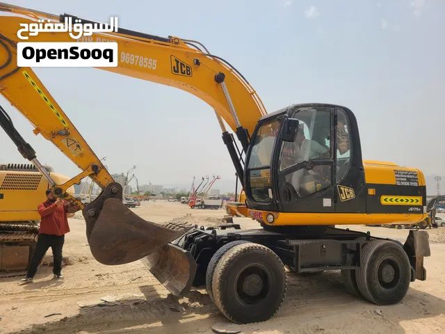 wheel excavator for rent.  حفار اطارات للايجار