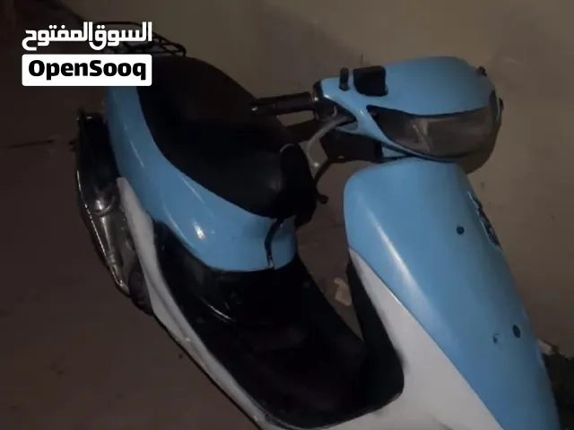 سلام عليكم اخواني الدراجه. للبيع الدراجه جاهزه حق الموسم بستن يديد يباله أشياء بسيطه فقط