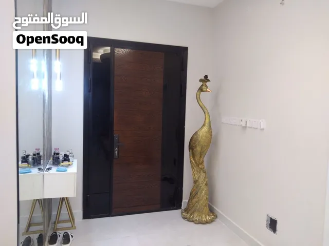 للبيع ابجورة علي شكل طاووس