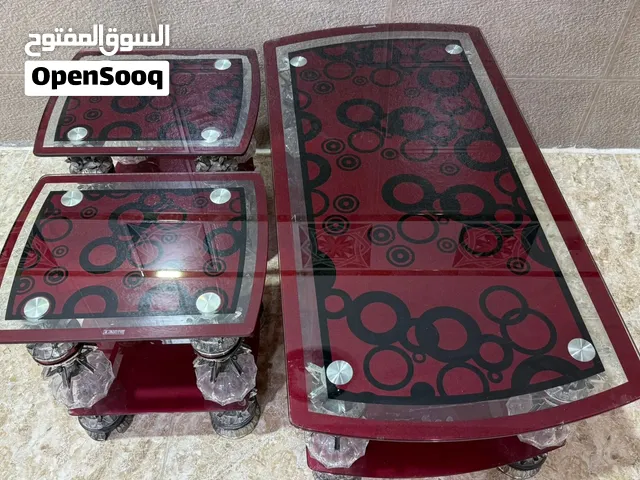 طبلات لون ماروني