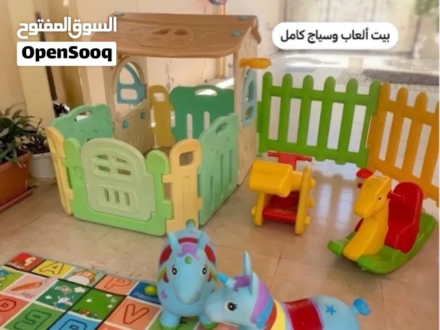 ألعاب أطفال شبه جديدة