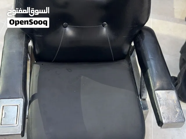 كرسي حلاقه للبيع مستعمل 70 وقابل