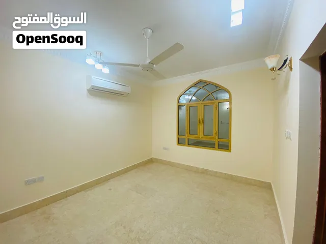 فيلا للايجار في السيب سور ال حديد علي البحر - Villa For Rent In Seeb Sur Al Hadid Near the beach