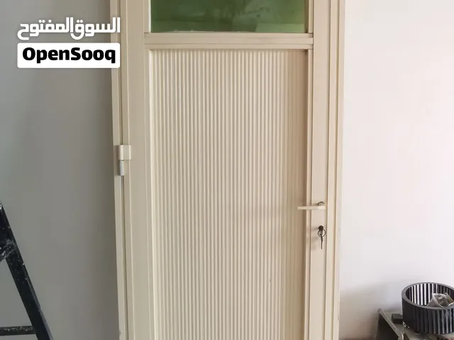 باب المنيوم مستعمل للبيع.  مكان البصرة ياسين خريبط