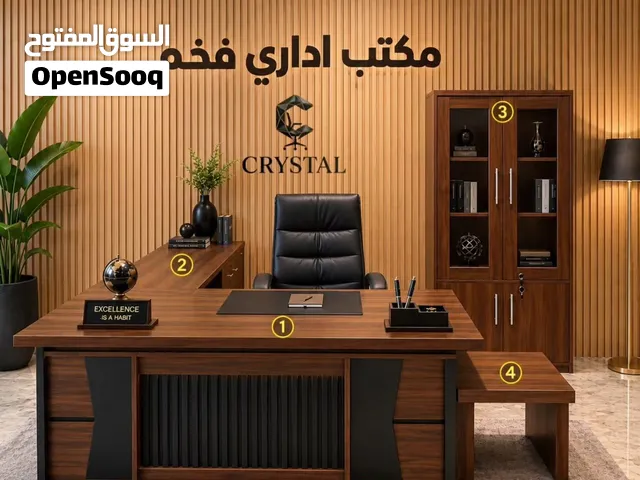 مكتب مدير فاخر مع خزانة ملفات – تصميم راقٍ ومساحات تخزين عملية