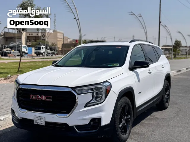 GMC Terrain AT4 موديل 2023 — لون أبيض
