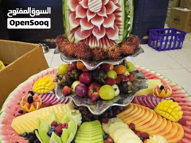 cold kitchen chef and fruit carving art