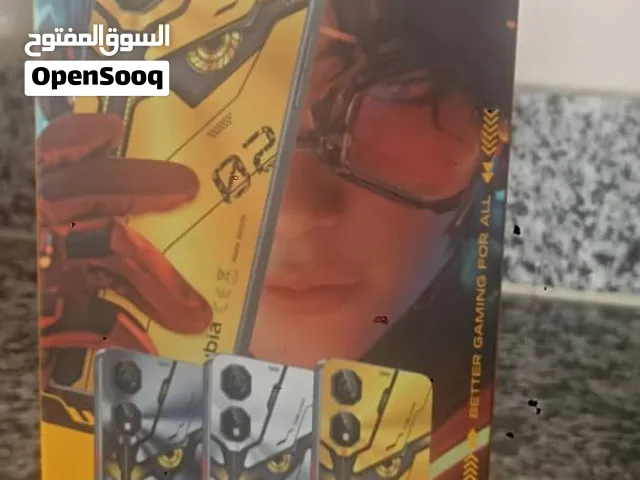 لعنده شاشه للتلفون هض يتواصل معي