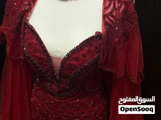 فستان زفاف ماروني قياس سمول مستعمل مره واحده