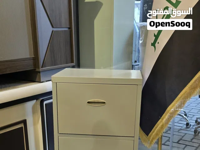كومدي حديد ثقيل باب ومجر