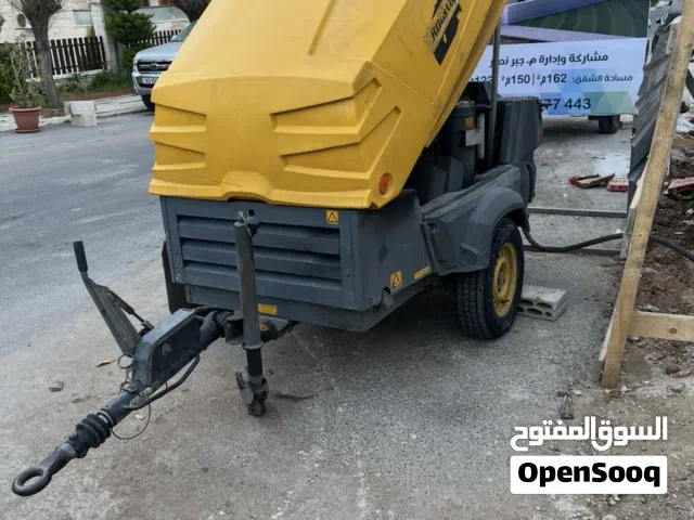 تأجير كمبريسات كمبريصات كمبرسر تزفيت ساحات عزل اسطح