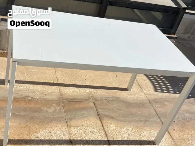 طاوله بحاله الوكاله من ايكيا