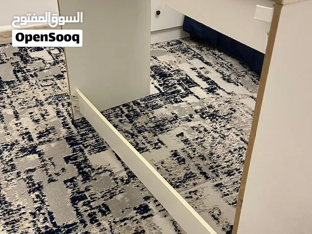 مكتب للدراسة للبيع