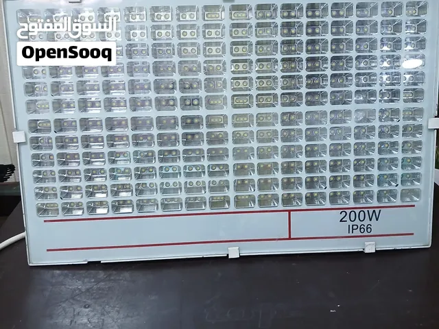 كشاف كهرباء 200 وات طوله 55 وعرضه35 يسمى طبق بيض حجم كبير