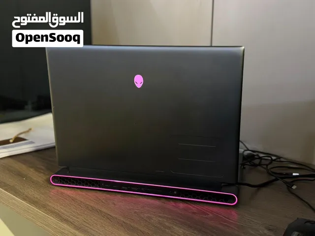 Alienware m18