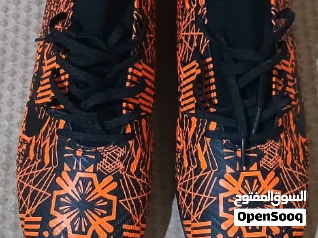 بوتي رياضي جديد مقاس 44 تم تعديل السعر من 15 الف إلى 10 الف ريال عرطة اشتراة صاحبة ب170 سعودي طلب