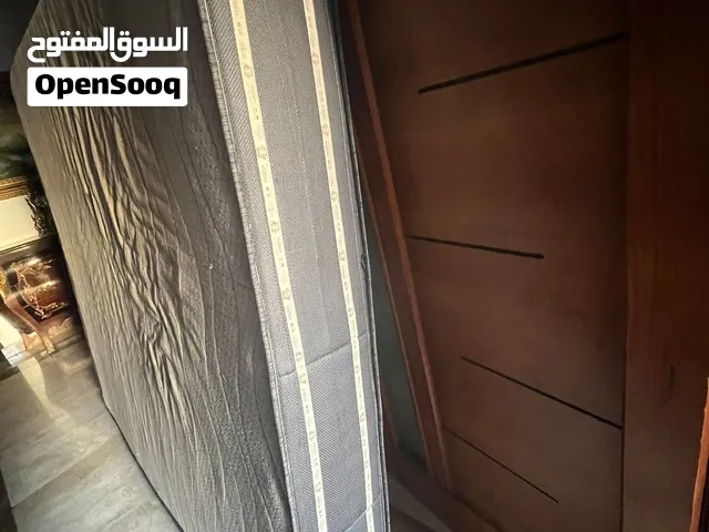 فراش زوجي مستعمل نظيف للبيع بسعر 200د
