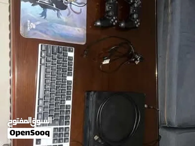 بلايستيشن 4 سليم مستعمل بحالة الجديد للبيع مع يدين اصليين وكيبورد و ماوس rgb مع ماوس باد مع سماعة