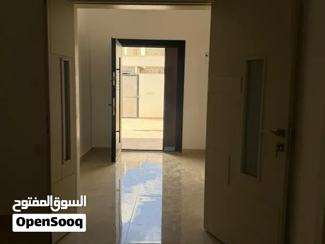 400 m2 4 Bedrooms Villa for Rent in Benghazi Al Hawary
