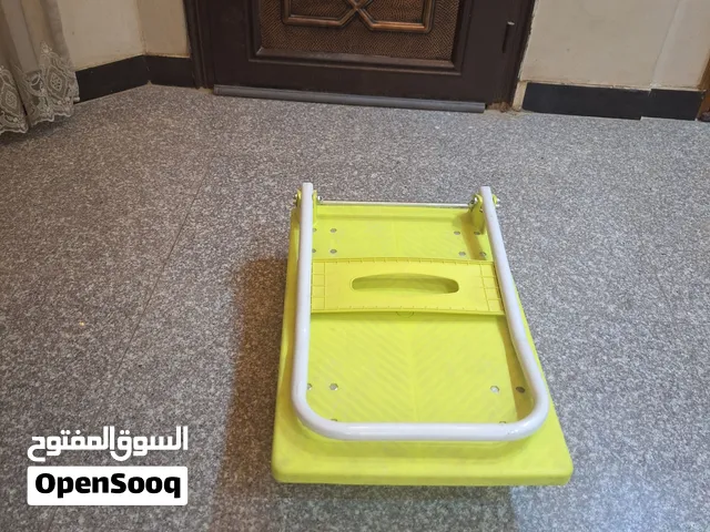 عربة  نقل وحمل  حديد بعجلات