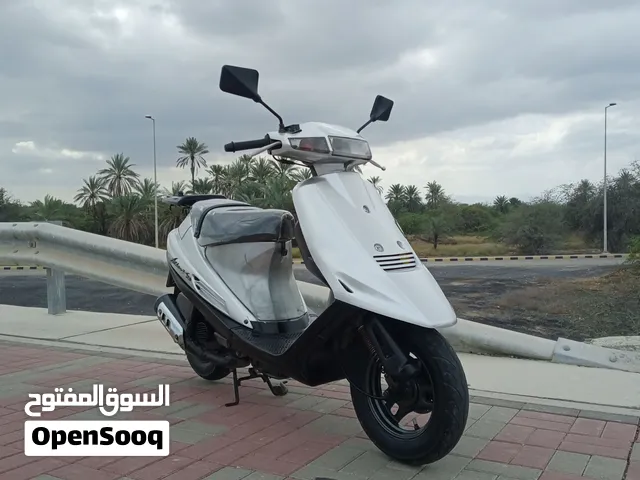 دراجة نارية سوزوكي مستعملة  بمحرك 100سي سي - بحاله ممتازه ماتشكي من حاجة دق سلف و توكل على الله