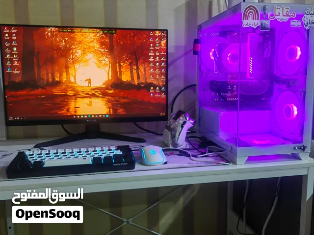 تجميعة شبه جديدة مع شاشة وكيبورد وماوس