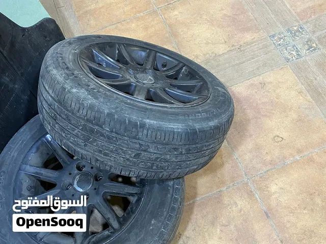 طقم اطارات بحالة جيدة وله جمالية خاصة على اغلب السيارات