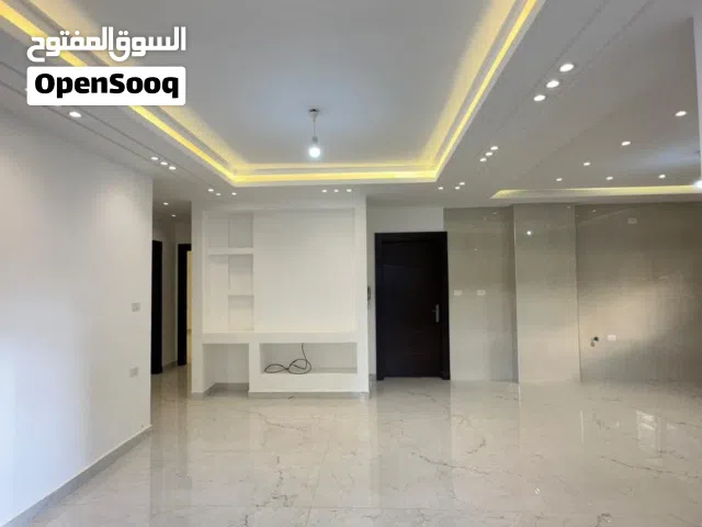 شقة ارضية  معلقة مميزة  -طريق المطار البنيات بالقرب من شارع الخدمات على شارعين تقسيط بسعر الكاش