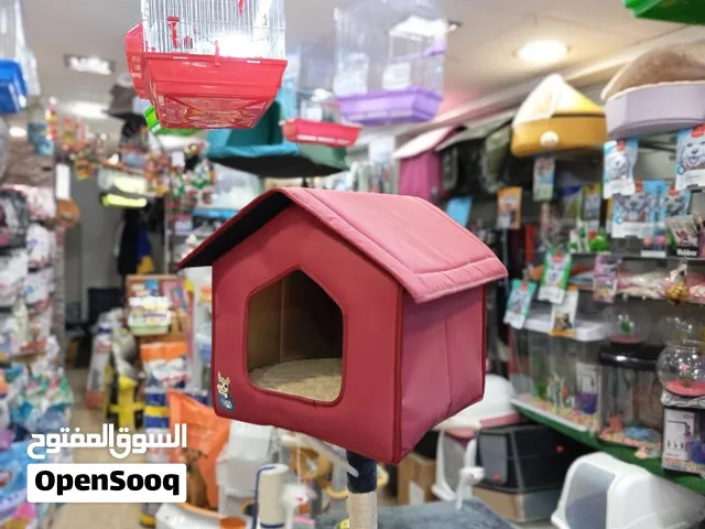 بيت قطط شتوي: امنح قطتك ملاذًا مريحًا وأنيقًا في الشتاء! مصنوع من مواد مريحة، وتصميم شتوي مبهج.