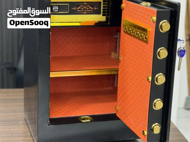 خزنة منجدة مصفحة و آمنة